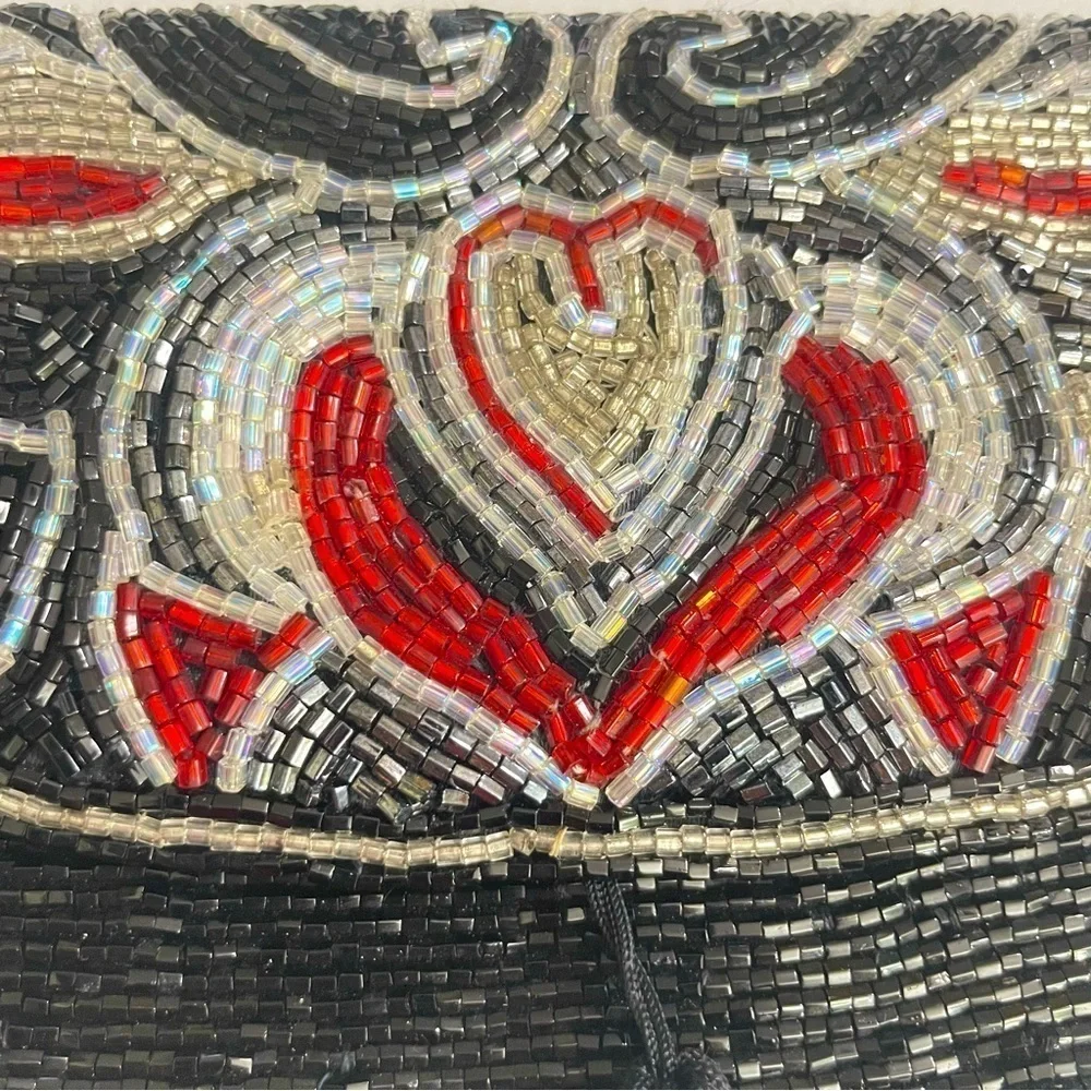 VTG beaded Purse/ Clutch/Over The Shoulder Bag Party Prom, colors red, silver